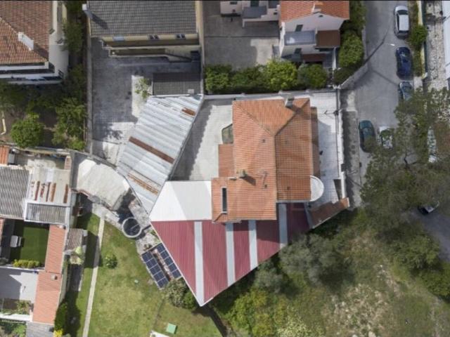 Excelente Moradia T4 Caneças