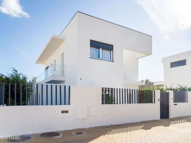 Excelente Moradia T4 em Porto Salvo, Oeiras