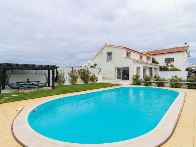 Excelente Moradia T4 Exclusiva com Vista Mar