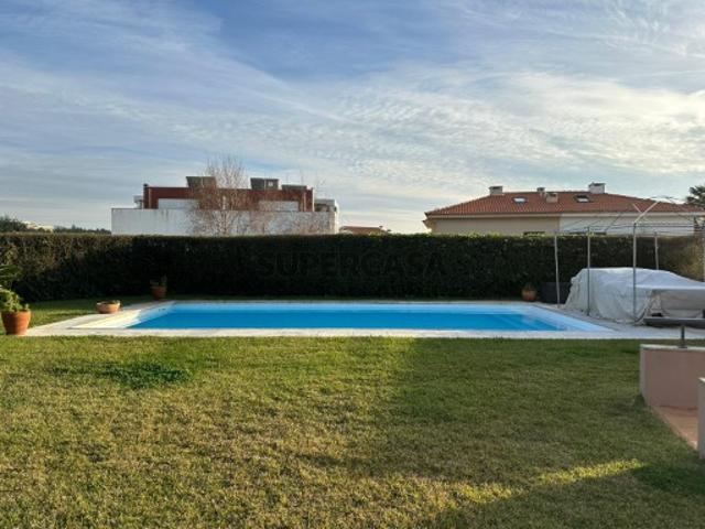 Excelente moradia T5 com piscina