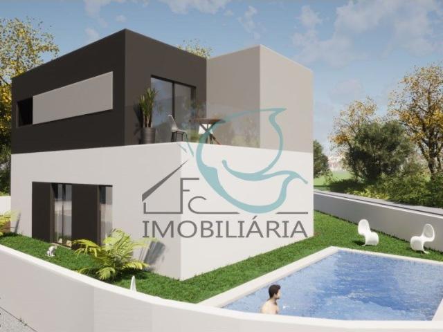 Excelente Moradia T5 em fase de construo na Quinta da Serralheira.