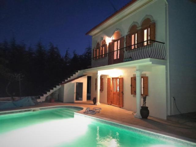 Excelente Moradia T5 localizada em uma aldeia rural, cercada. 220m² Ferreira do zêzere