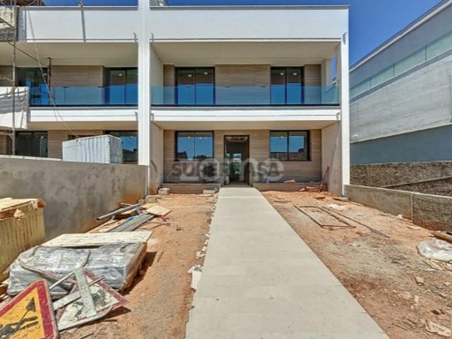 EXCELENTE MORADIA T5 NOVA, VISTA MAR EM TODOS OS PISOS, EM BUARCOS