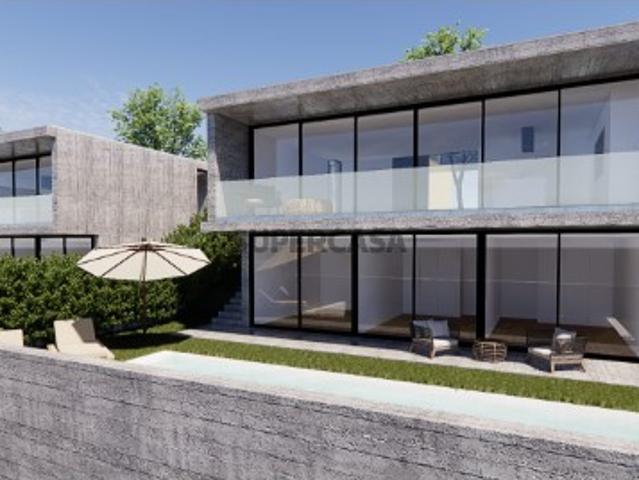Excelente moradia V3 *frente mar *localização única *garagem *piscina *Jardim