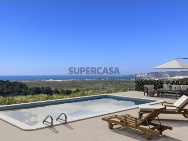 Excelente moradia V3 *frente mar *localização única *garagem *piscina *Jardim