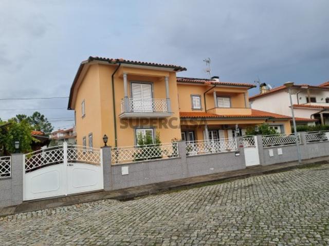 Excelente moradia com terreno envolvente, em Gouveia