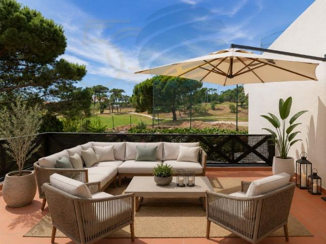 Excelente moradia com vista de Golf e vários espaços exterio. 165m² Cascais e Estoril