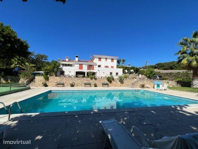 Excelente Moradia c/Piscina, Ringue desportivo, Garagem.
