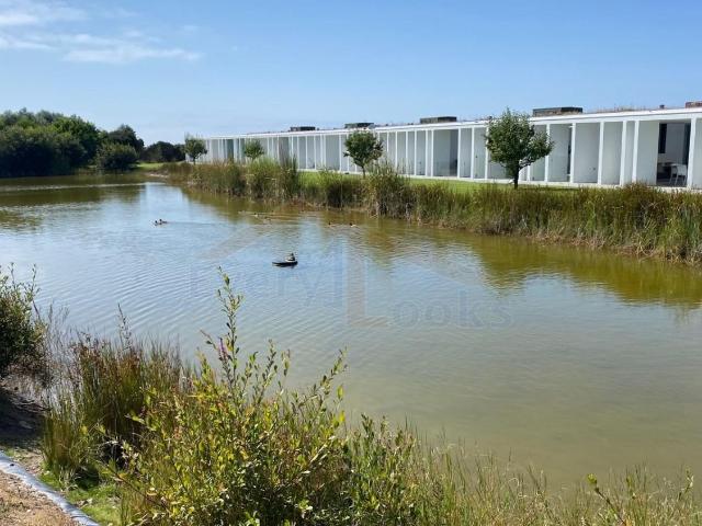 Excelente Moradia em Banda T2 Mobilada no Condomínio Privado. 119m² Óbidos Santa Maria