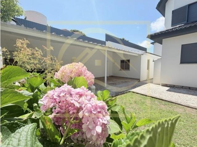 Excelente moradia em Birre com jardim e piscina remodelada