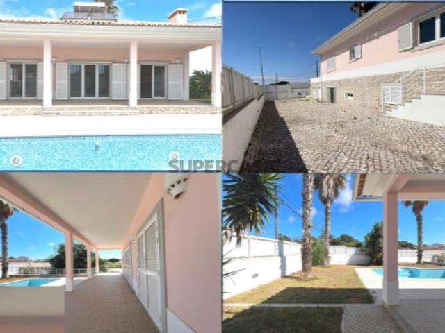 Excelente moradia em Sesimbra, em lote de 859 m2 a menos de 10 minutos do Meco e das praias