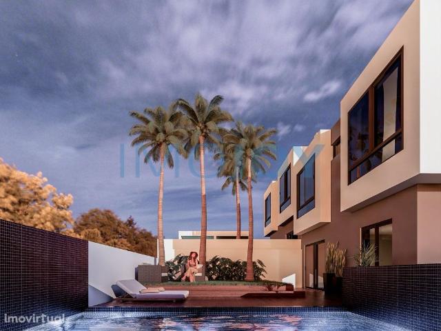 Excelente Moradia geminada V4 de luxo em construo