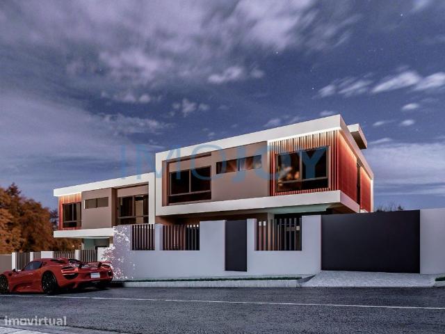 Excelente Moradia Geminada V4, de luxo em construo