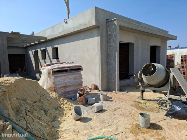 Excelente moradia Isolada Trrea T3+1 e Piscina