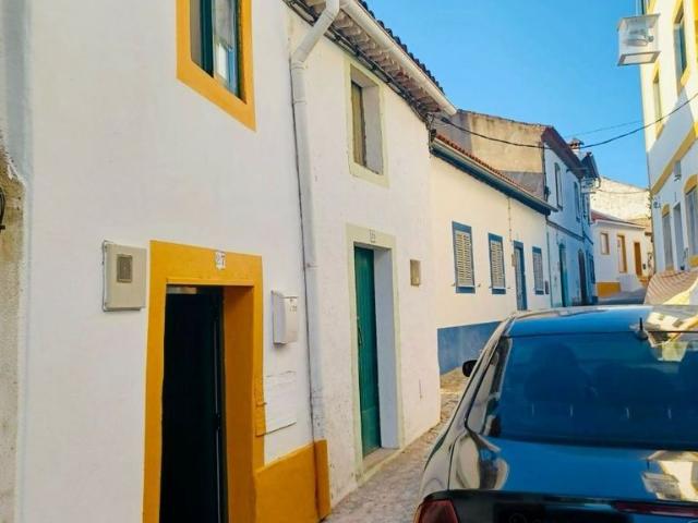 Pequena e Encantadora Moradia T1 em Belver | 1h45 de Lisboa | Junto.