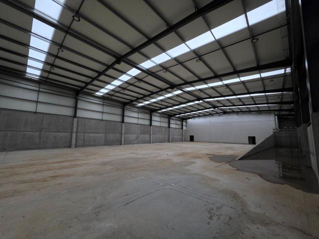 EXCELENTE NAVE INDUSTRIAL EM SERZEDO COM PROJETO AMPLIAÇÃO