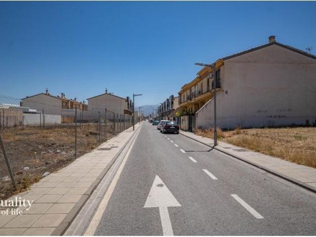 EXCELENTE SOLAR URBANO EN EL VIAL DE CHURRIANA DE LA VEGA – CONEXIÓN DIRECTA CON GRANADA – GRAN POTE