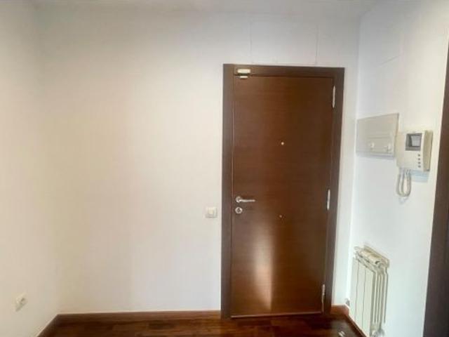 EXCELENTE PISO CON PARQUING INCLUIDO. CANTONERO, LUMINOSO. ORIENTADO A SUR