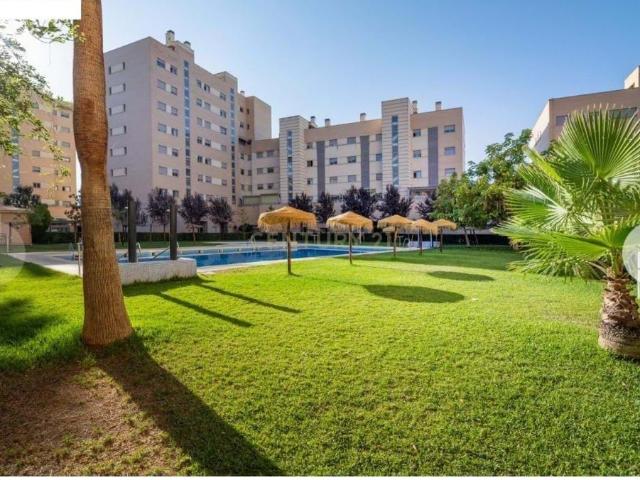 Excelente piso con piscina y garaje junto al PTS