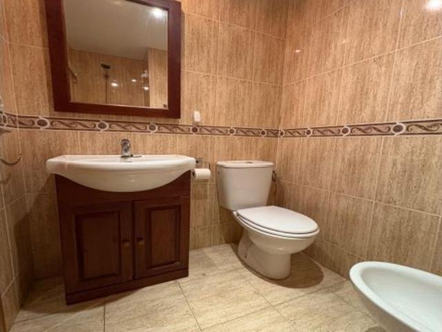 EXCELENTE PISO CON PISCINA COMUNITARIA