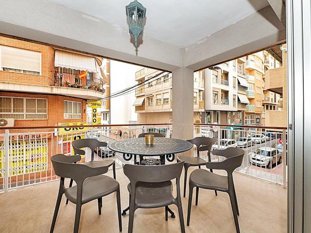 Excelente piso en el centro de Santa Pola