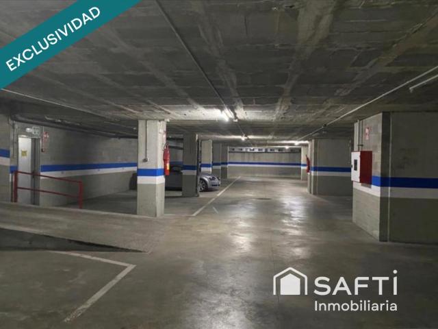 Excelente plaza doble de parking para dos coches grandes en Av. Constitución