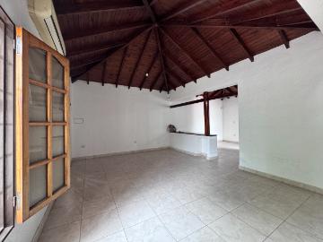 Excelente propiedad Barrio Trapiche Godoy Cruz 5 dorm 4 baños y cochera triple