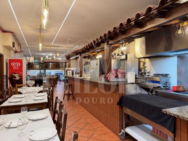 Excelente Restaurante na Rua de Santa Catarina