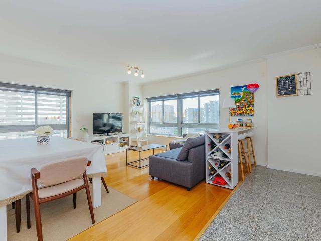 Excelente T1 com piscina, garagem e arrecadação. Mobilado opcional