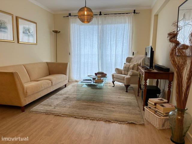 Excelente T1,ultimo andar,vista mar magnifica,zona Ajuda, perto Form