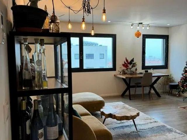 Excelente T2 + 1 2 suites coz. equipada l.gar. V. Conde junto Metro Vista Mar