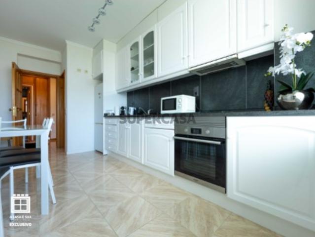 Excelente T2 com Terraço em Escapães