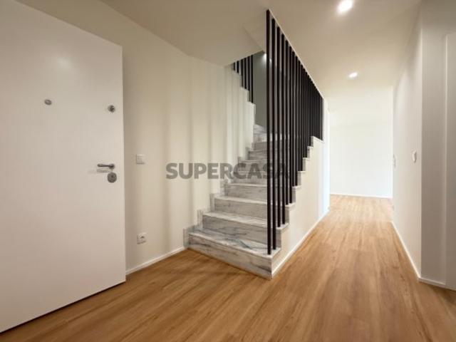 Excelente T2 Duplex, Novo, em Matosinhos Sul