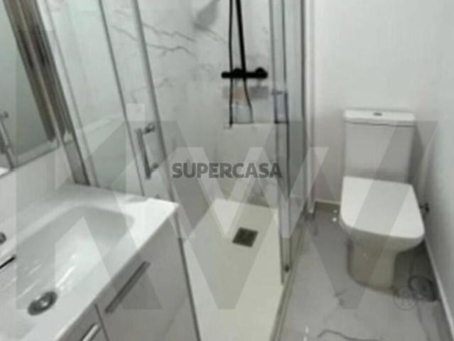 Excelente T2 na Amadora: Viva Perto de Tudo!