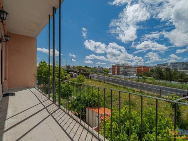 Excelente T2 para venda ao pé de Sete Rios | 26064072355