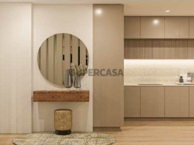Excelente T3 Novo com Varandas
