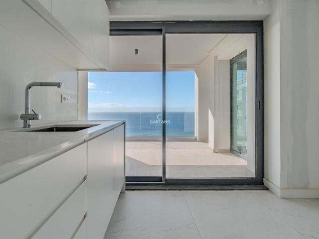 Excelente T3 no 3º Andar Piscina Privada 196m² São Martinho