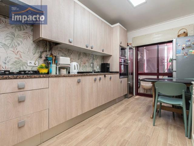 EXCELENTE T3, Remodelado, varandas e arrecadação, CENTRAL, Alverca