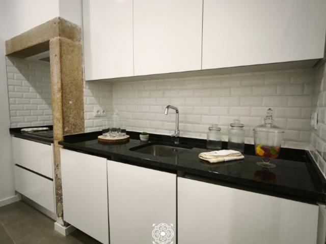 Excelente T3 Remodelado com Arrecadação de 13m² em Benfica Junto ao Metro e Colombo €549.900