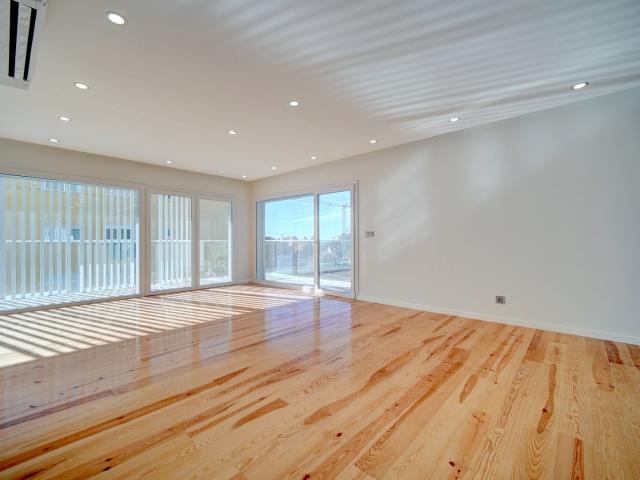 Excelente T4 de luxo com vista mar a estrear localizado em São João do Estoril