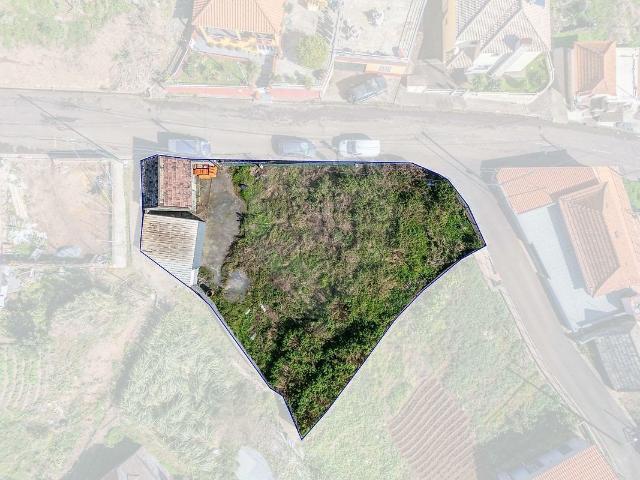 Excelente terreno para venda com projecto aprovado para duas. 533m² Canhas