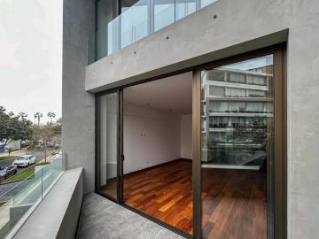 Excelente Tríplex en Venta en San Isidro