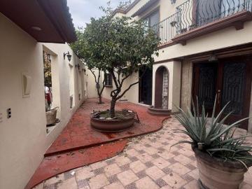 Propiedad con fácil acceso, a unos pasos de Plaza Fiesta San Agustín, Fashion Drive y Metropolitan c