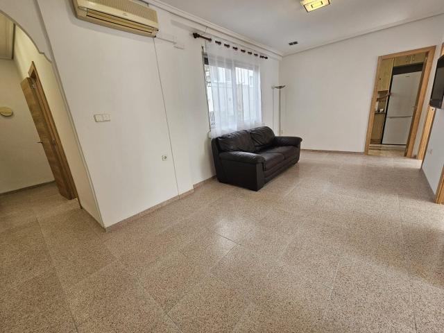 EXCELENTE VIVIENDA EN AVDA. FUENTE DE SAN LUIS – ZONA EN PLENA EXPANSIÓN Presentamos esta magnífica vivienda situada en Avenida Fuente de San Luis, frente al colegio Don Bosco
