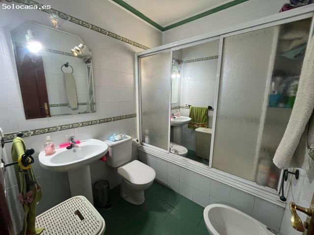 Excelente vivienda familiar con chimenea, patio y terraza en La Lantejuela