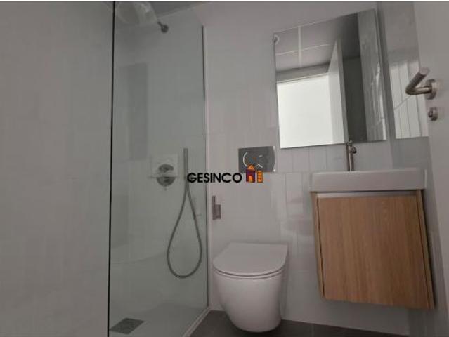 EXCELENTE VIVIENDA SIN AMUEBLAR CON TERRAZA