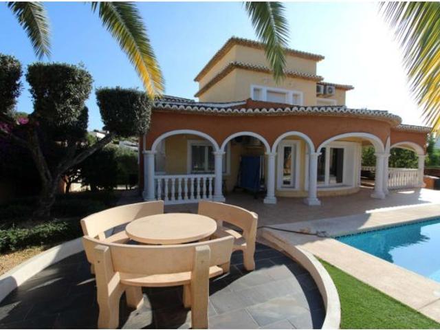 Excelente Villa Espaciosa en Calpe Centro muy Cerca de la Playa