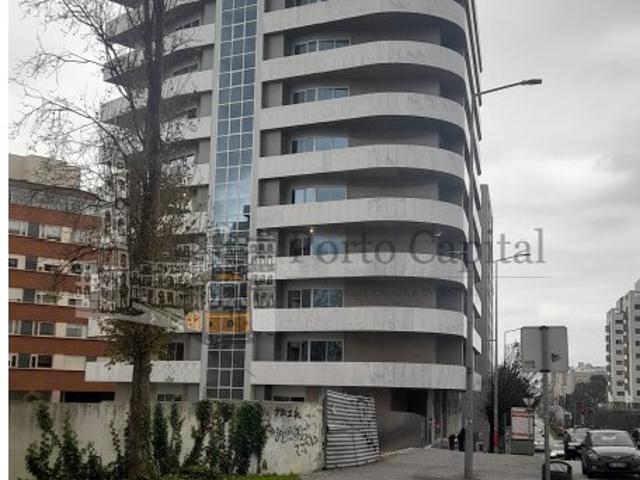 EXCELENTES APARTAMANENTOS T2 NOVOS PARA ARRENDAMENTO, COM DOIS LUGARES DE GARAGEM, JUNTO AO BESSA, A PARTIR DE 1.330,00 EUROS