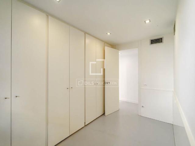 Excellent 3 Bedroom apartment with 10m² terrace for rent in El Pla del Real