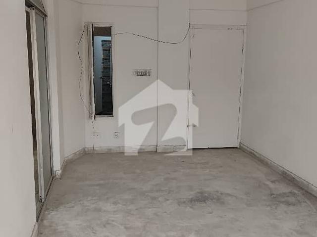 Excellent 3 Bedroom Apartment For Rent